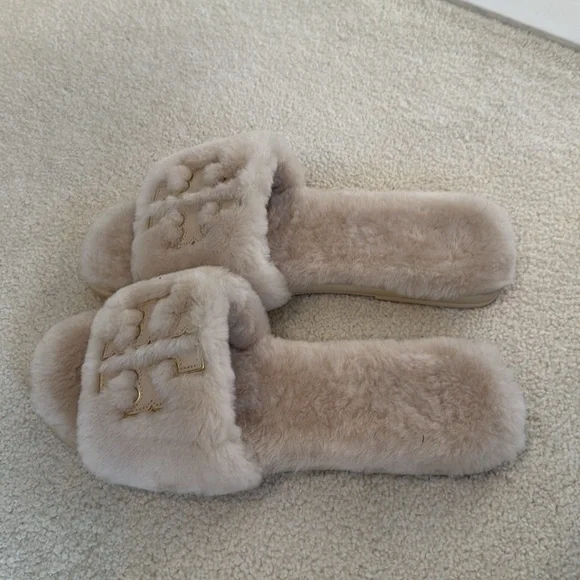Tory Burch Cream Fur Slides - Picture 3 of 4